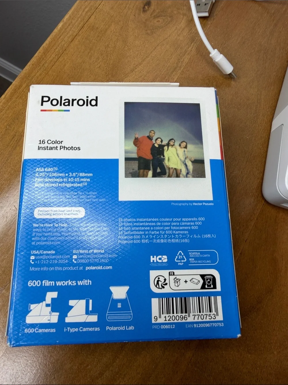 Polaroid Now Instant Camera White / gray w/ film